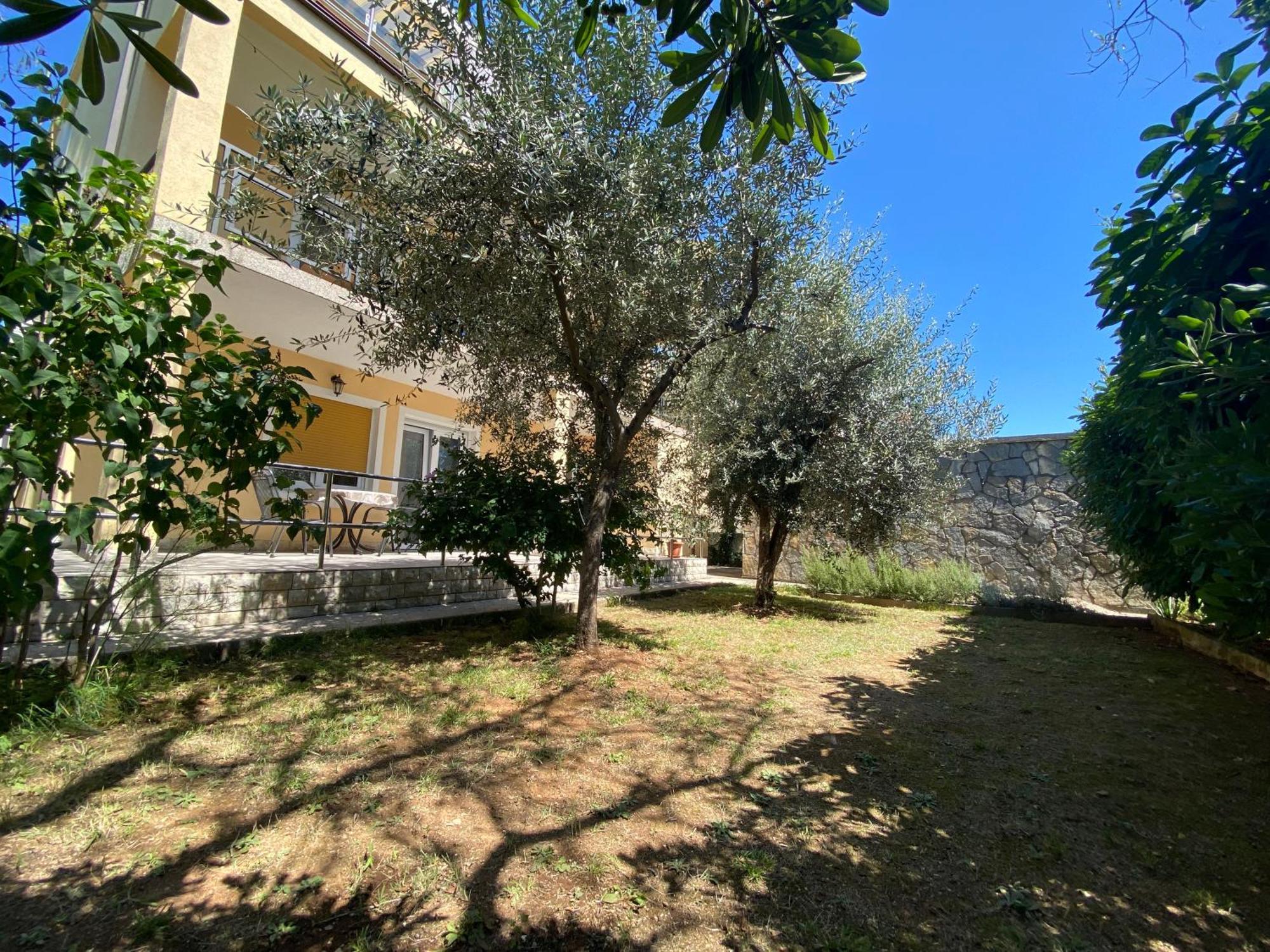 Apartments Topic & Krk Central Location Krk Town Exterior foto